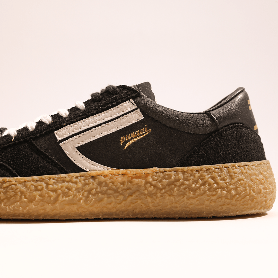 Sneaker eco-friendly Puraai Furia in camoscio nero