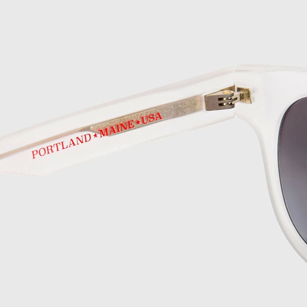 Occhiali da sole Sebago Paul in acetato opaco bianco trasparente
