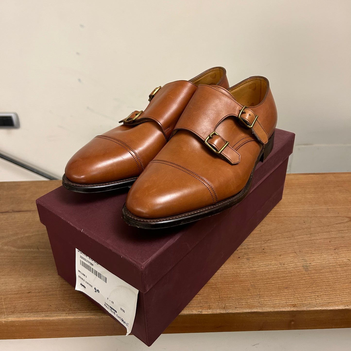 John Lobb William fit EE shoe in chestnut misty leather