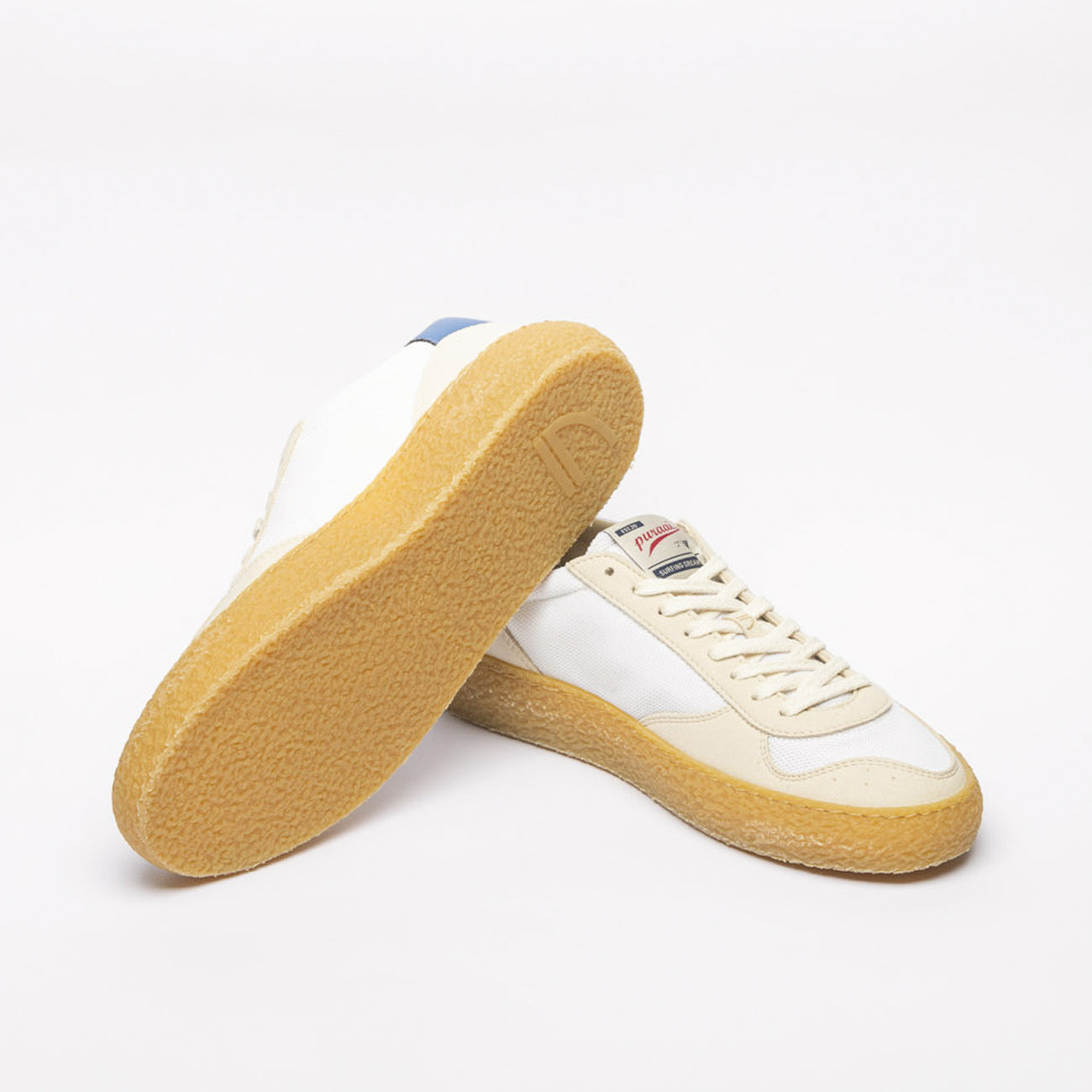 Sneaker eco-friendly Puraai Sky in tessuto bianco e logo azzurro