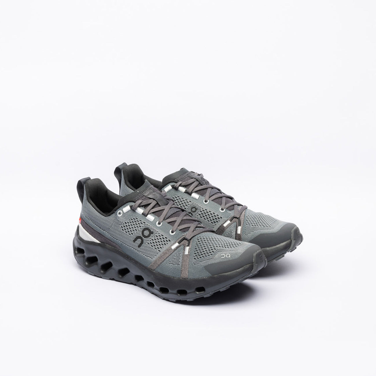 Sneaker running ON Cloudsurfer Trail in tessuto grigio scuro