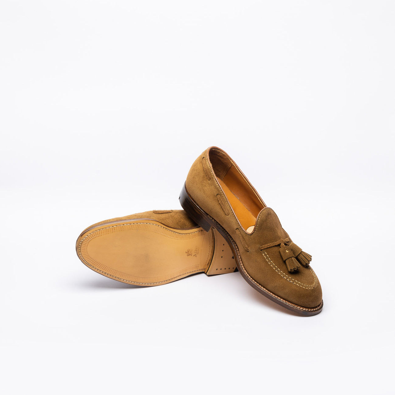 Mocassino con nappine Alden 3403 in camoscio beige