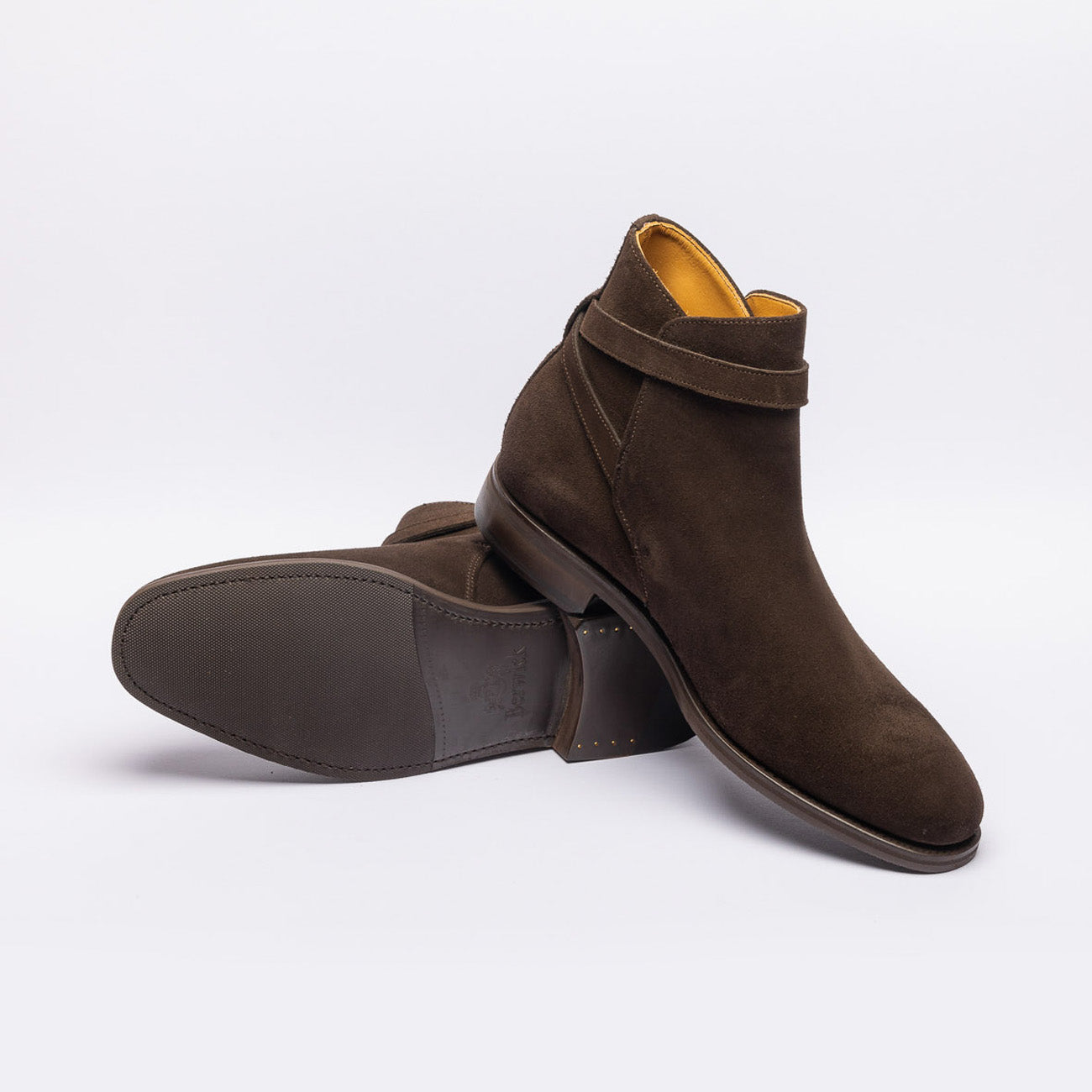 Stivale con fibbia Berwick 490 in camoscio marrone