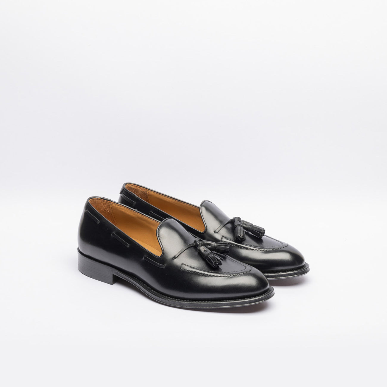 Mocassino con nappine Botti 556 in pelle nera
