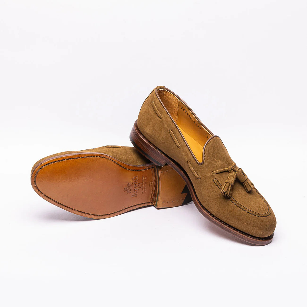 Berwick 8491 tasseled loafer in beige suede