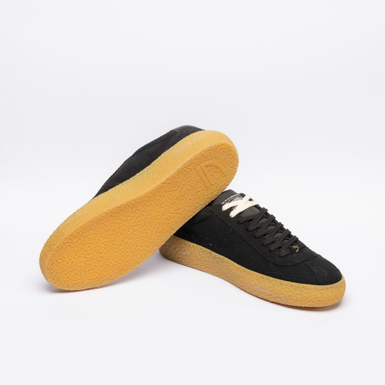 Sneaker eco-friendly Puraai Furia in camoscio nero