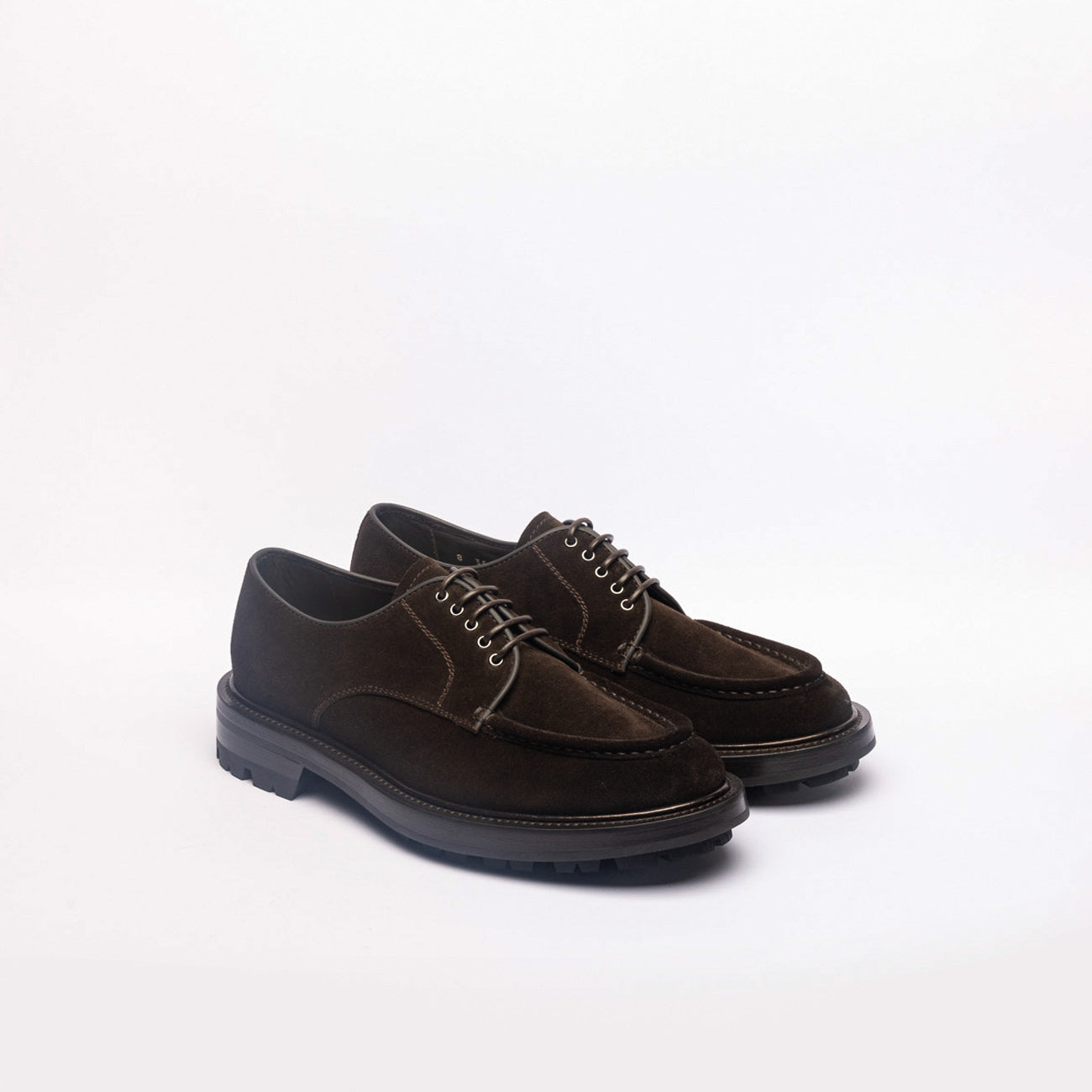 Stringata derby Barrett 242U053 in camoscio marrone