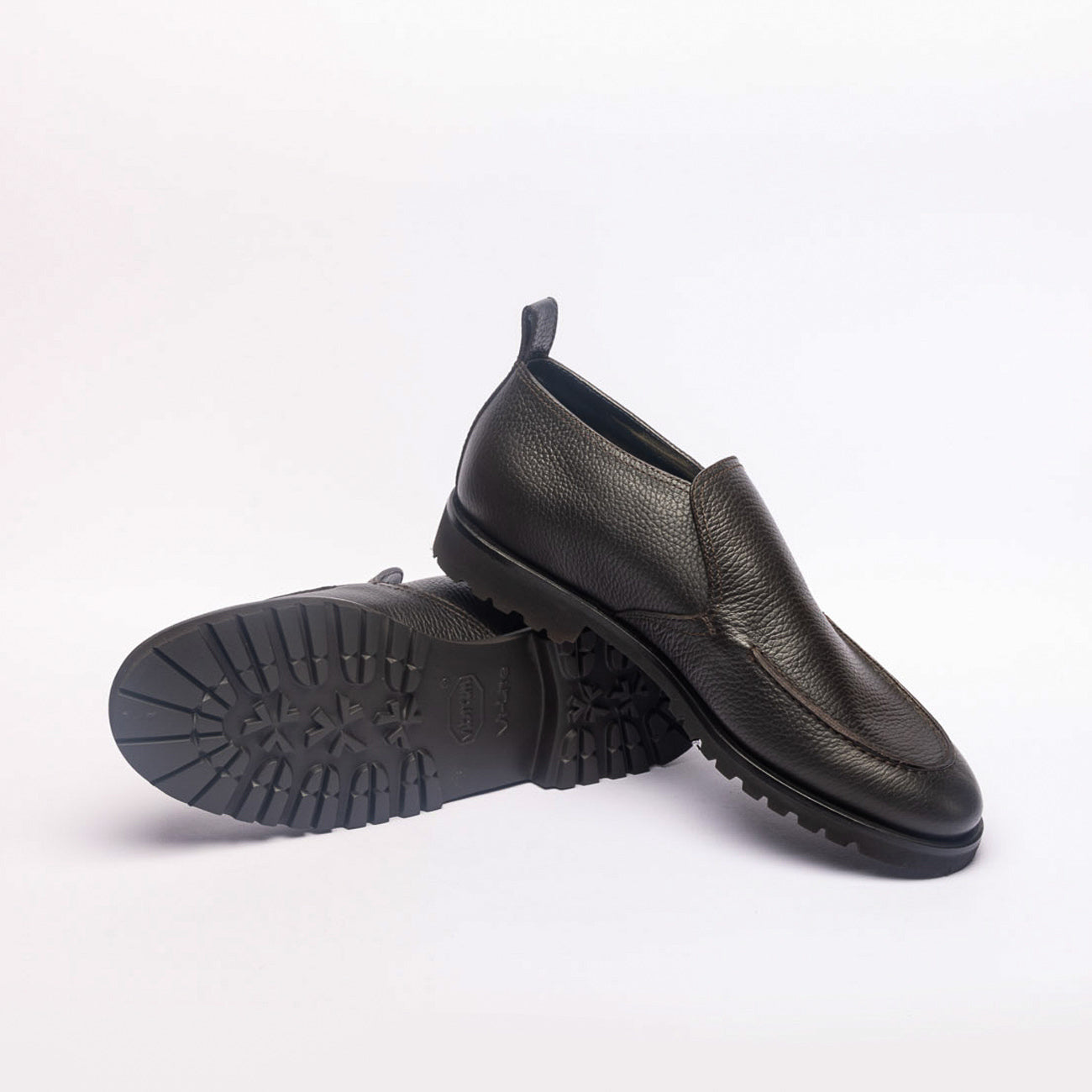 Stivale slip-on Barrtett 241U055 in pelle martellata marrone