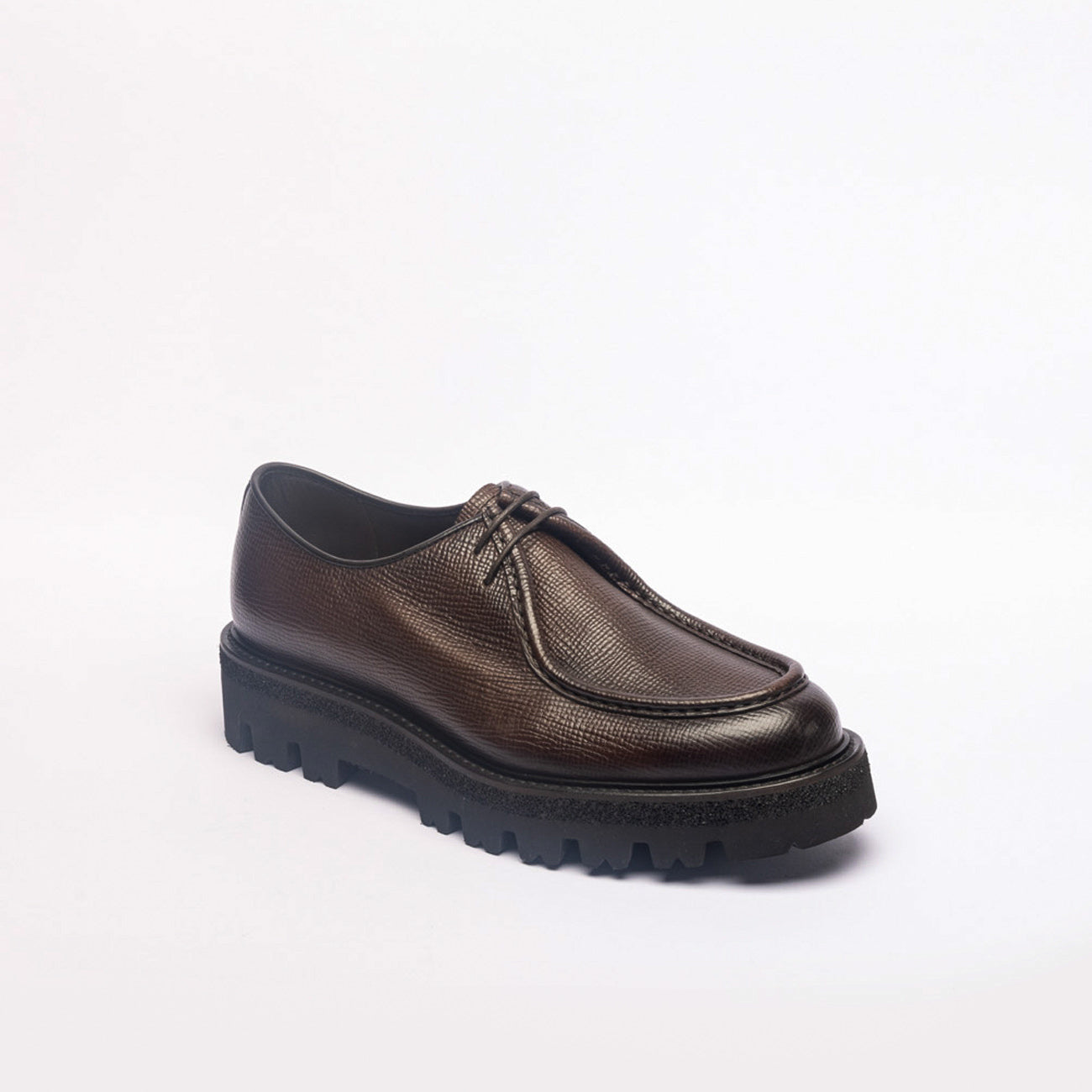 Stringata derby Barrett 212U017 in pelle martellata marrone