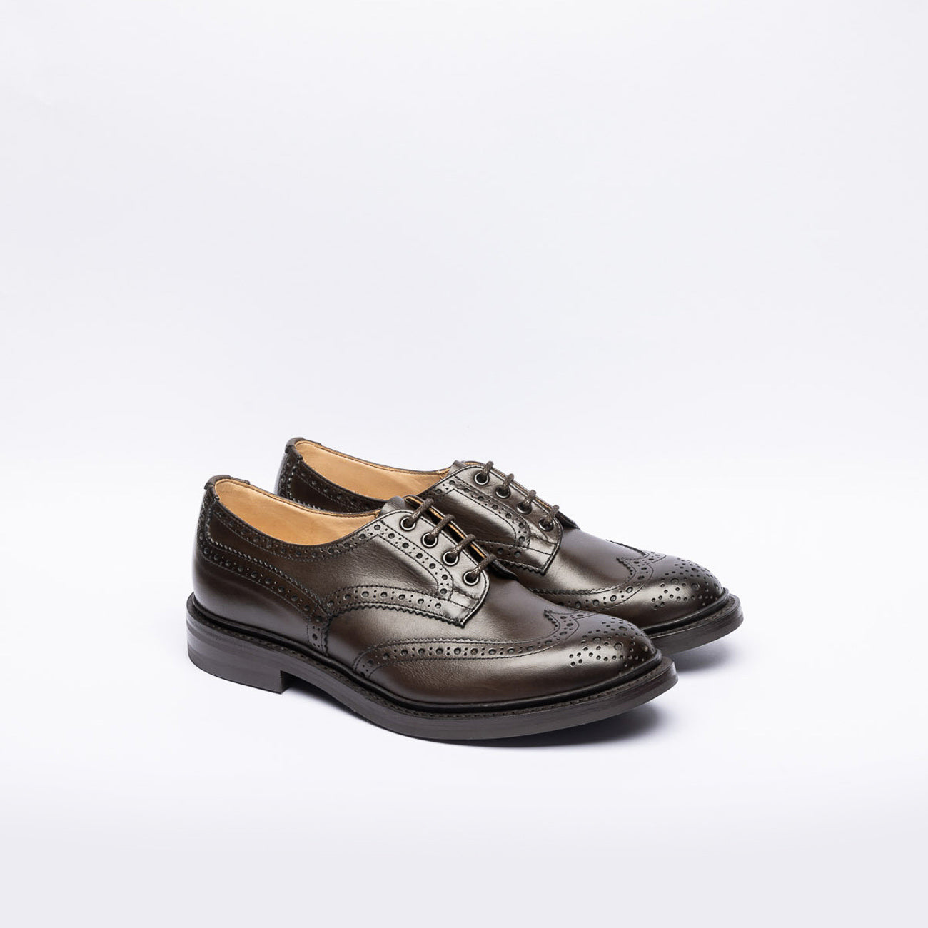 Stringata derby Tricker's Bourton in pelle marrone (Suola Dainite)