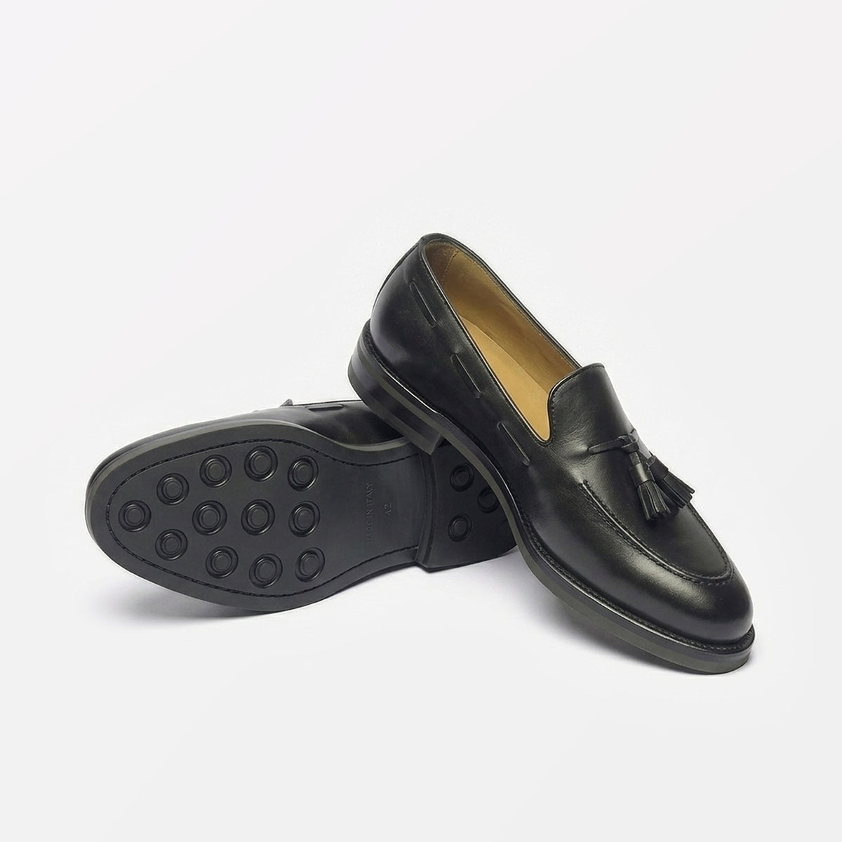 Mocassino con nappine Borghini GB03 in pelle nera (suola in Gomma)