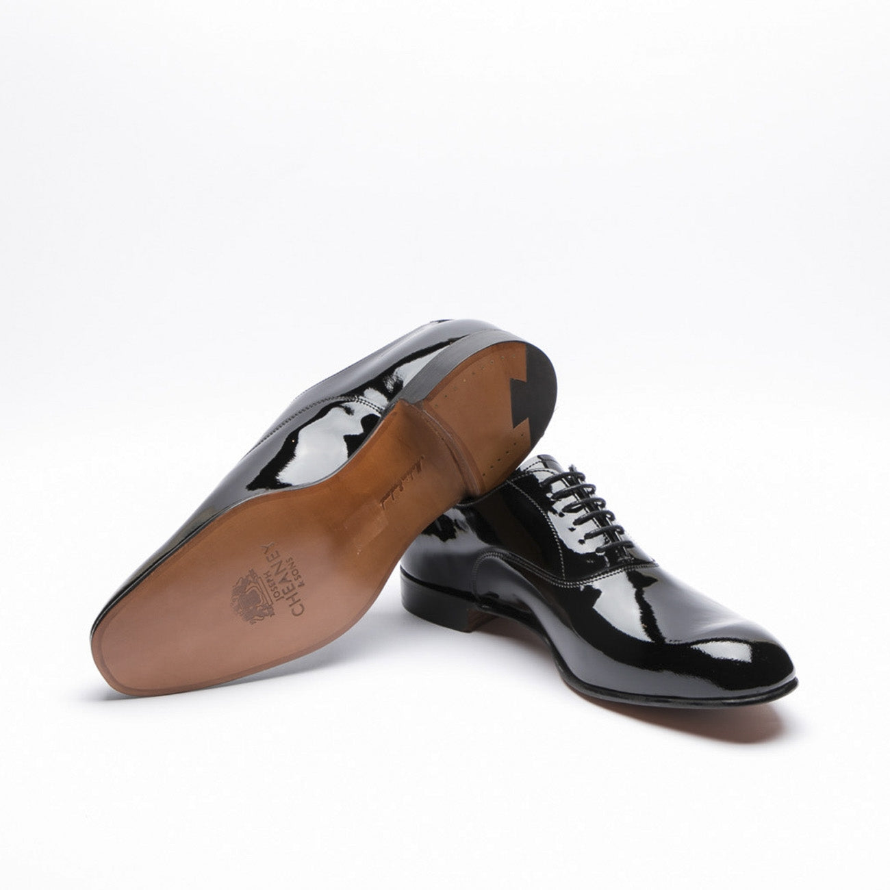 Scarpa stringata Cheaney Kelly in vernice nera