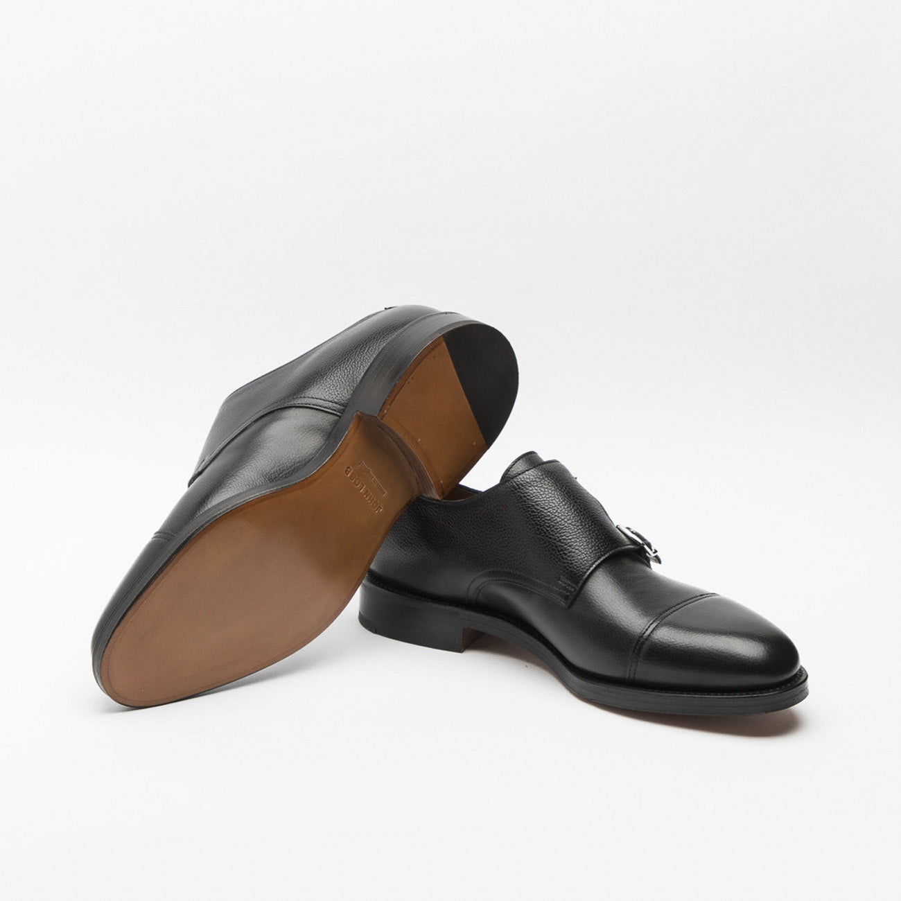 Scarpa John Lobb William in pelle martellata nera con doppia fibbia