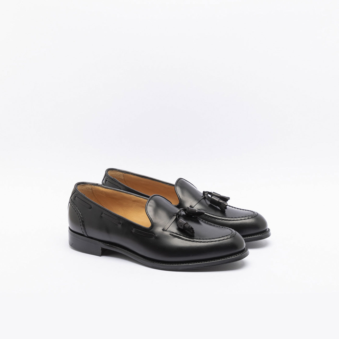 Mocassino Cheaney Harry II in pelle nera con nappine