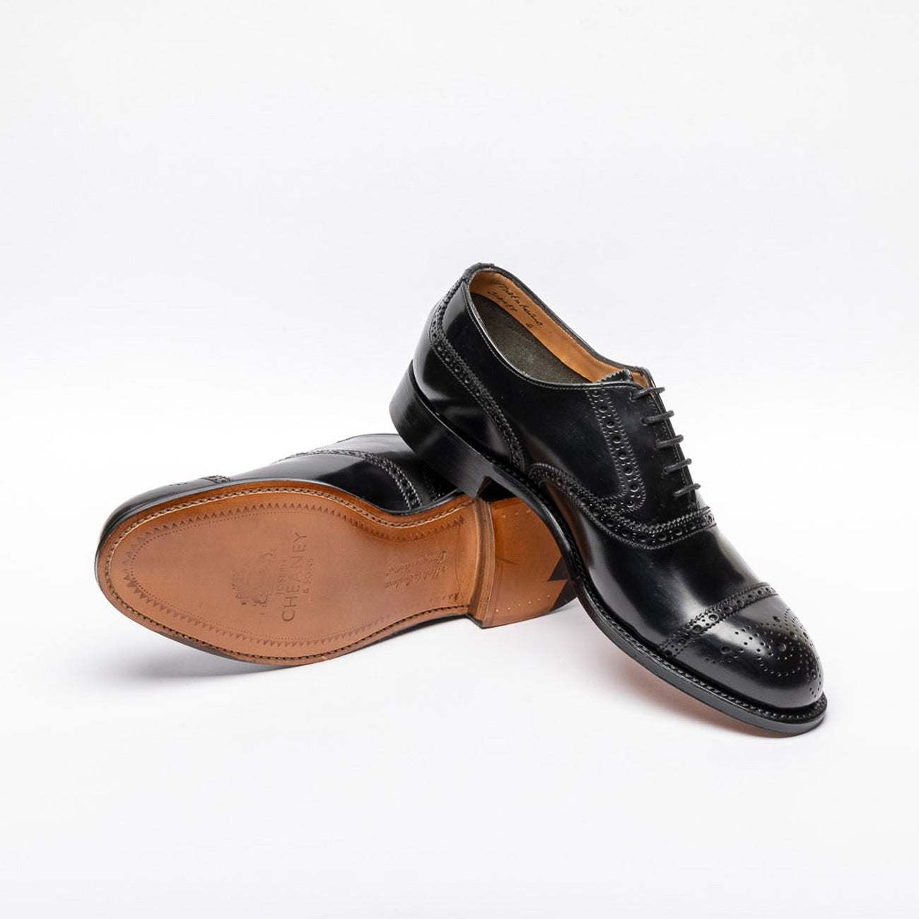 Stringata oxford Cheaney Sidney in pelle sfoderata nera