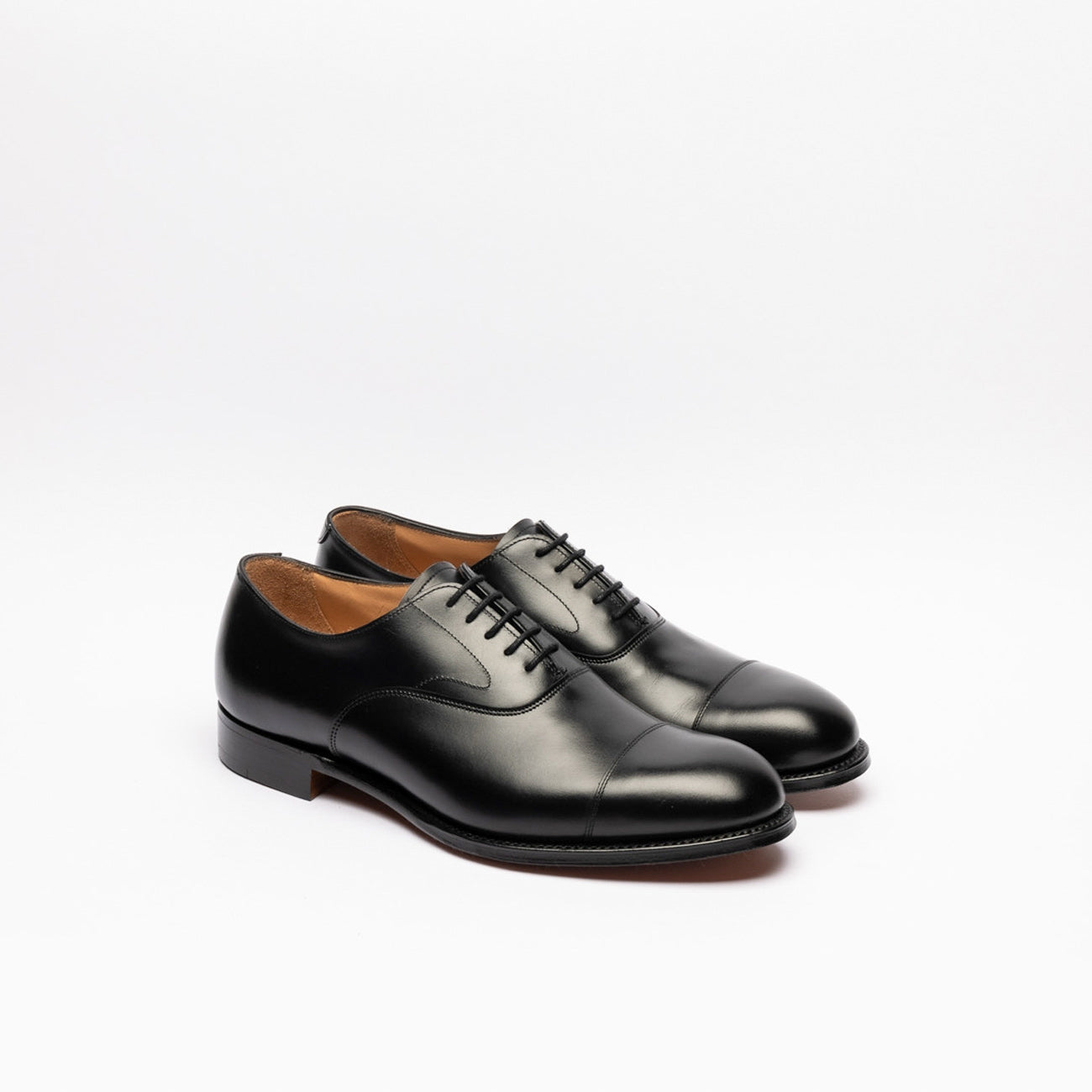 Scarpa stringata Cheaney Alfred in pelle di vitello nera