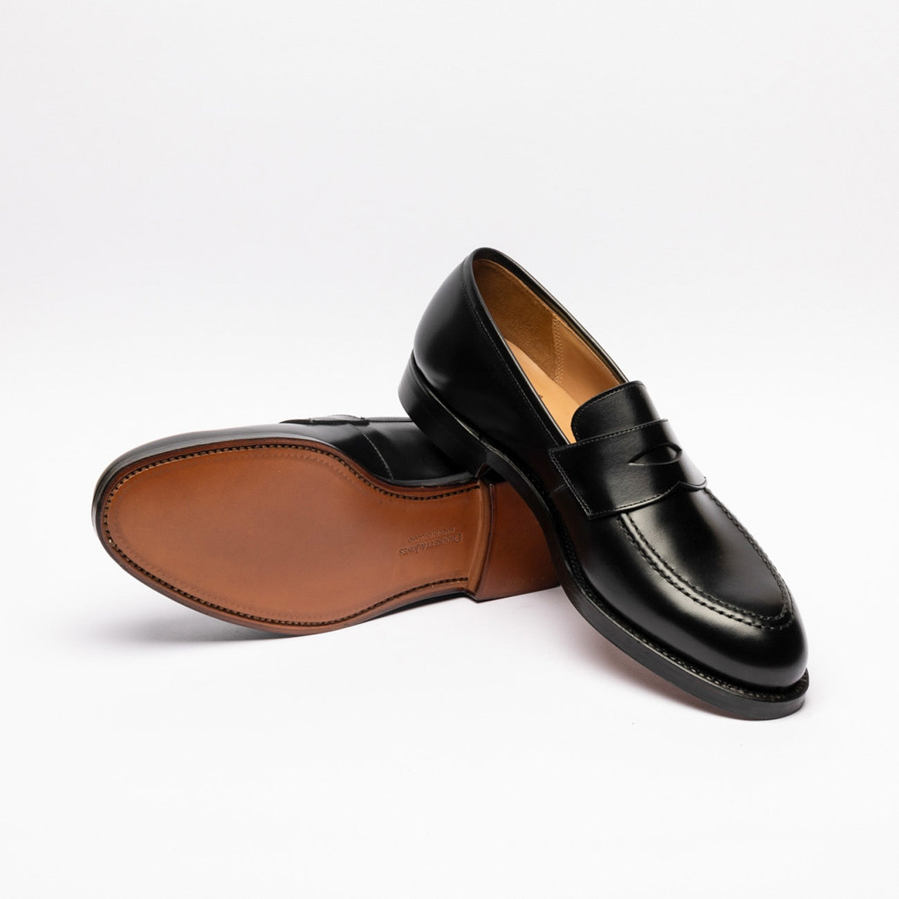 Mocassino Crockett & Jones Henley in pelle nera con mascherina