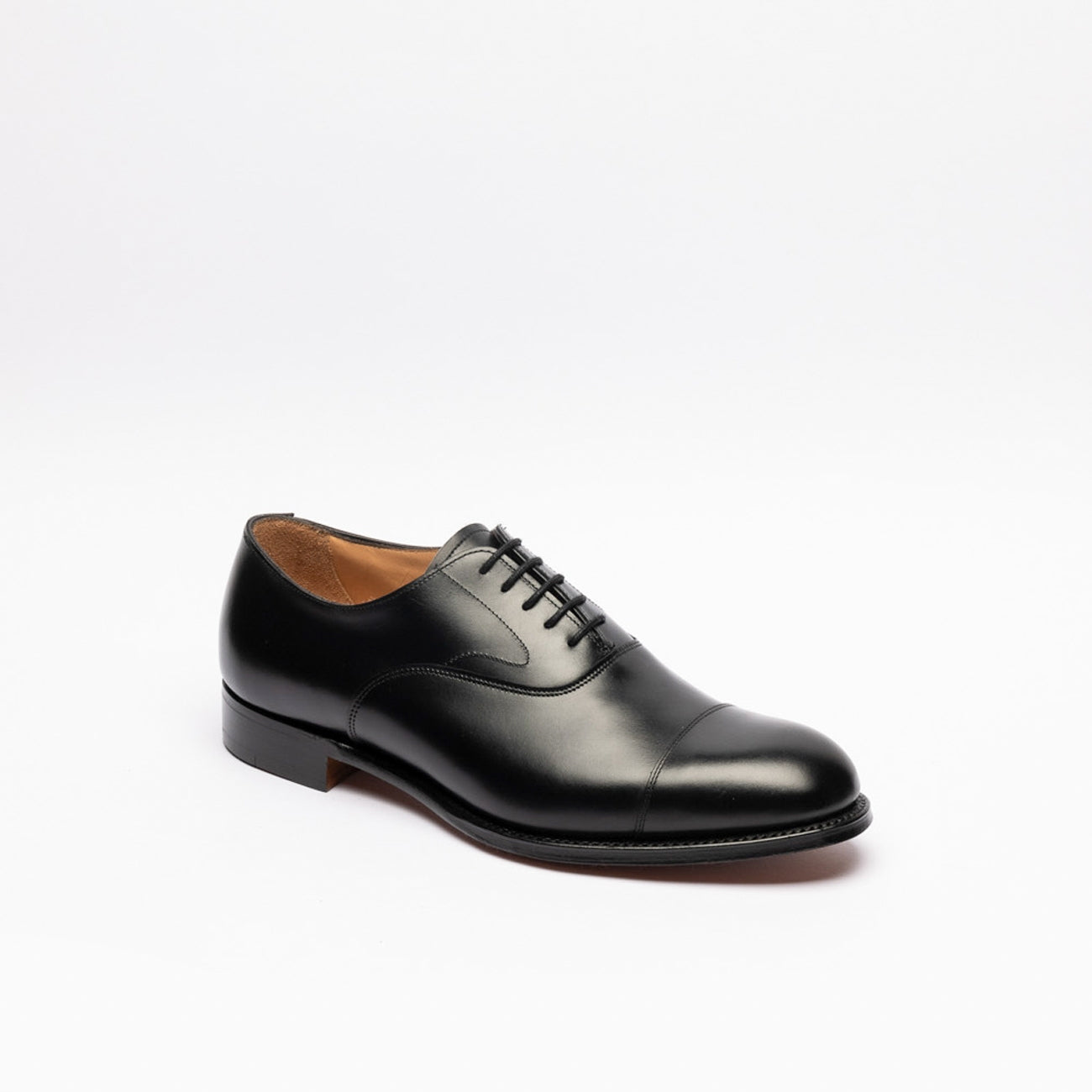 Scarpa stringata Cheaney Alfred in pelle di vitello nera