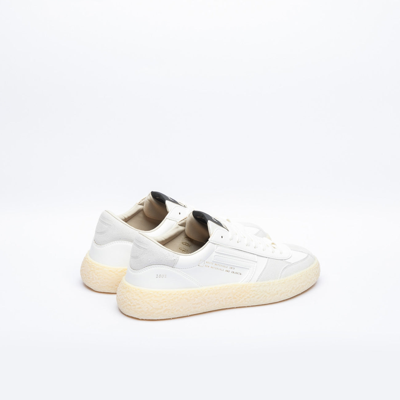 Sneaker ecosostenibile Puraai in pelle bianca con logo bianco