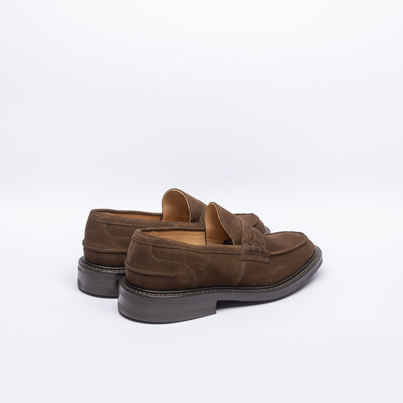 Mocassino penny loafer Tricker's James in camoscio marrone (suola Dainite)