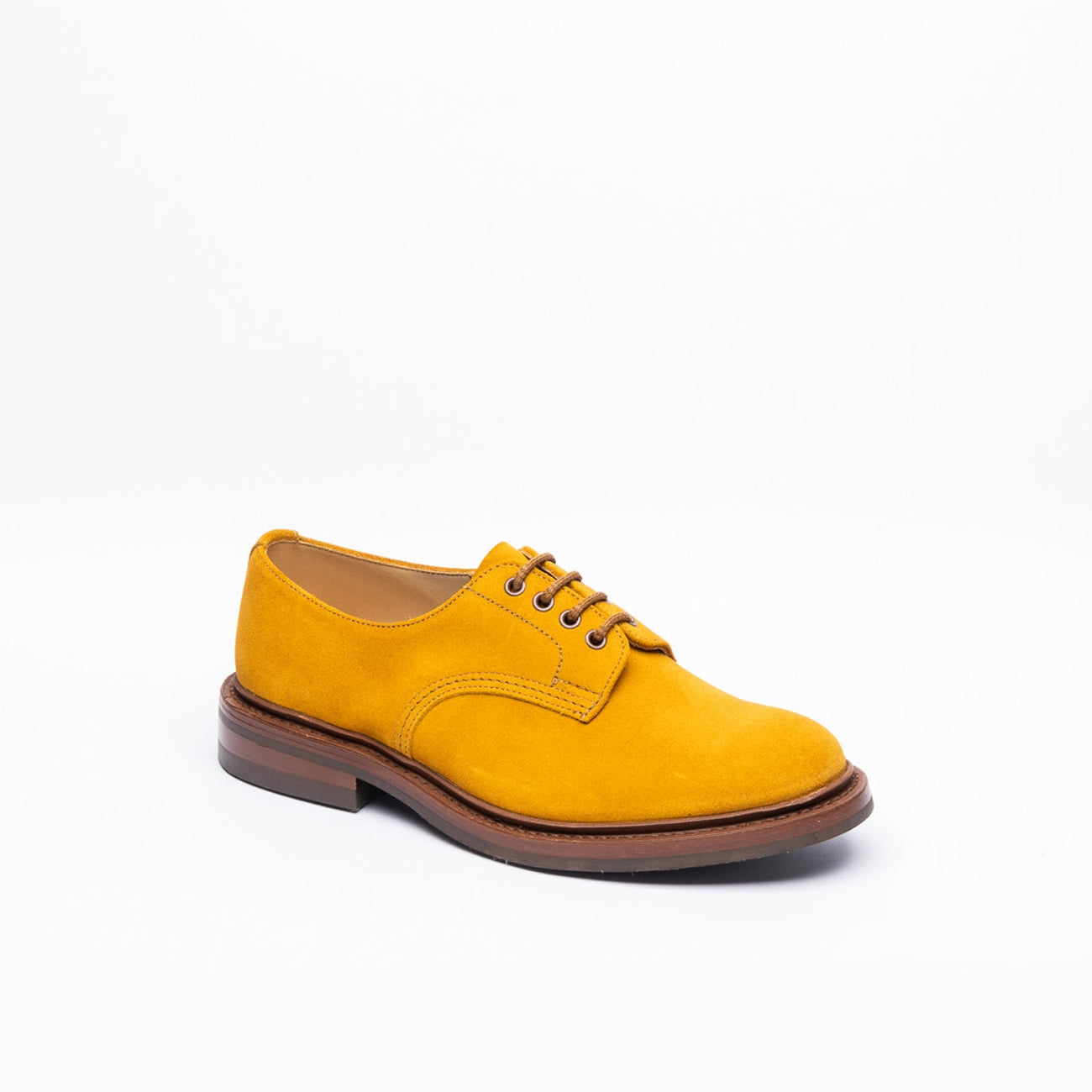 Stringata derby Tricker's Daniel in camoscio ocra