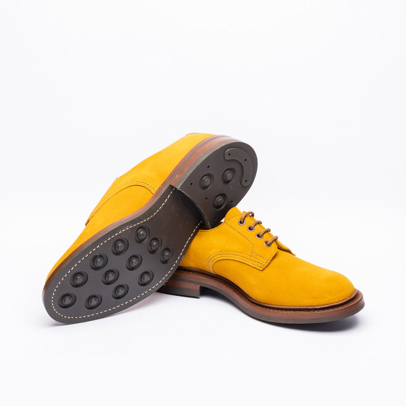 Stringata derby Tricker's Daniel in camoscio ocra