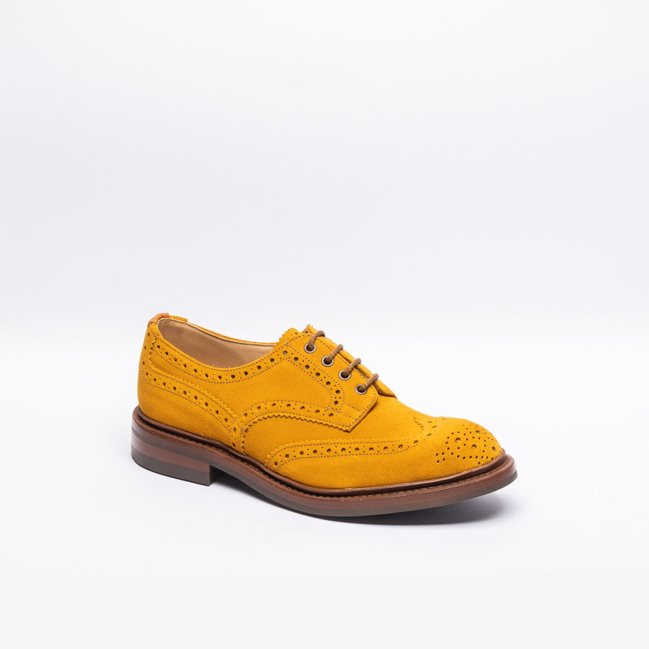 Stringata derby Tricker's Bourton in camoscio ocra