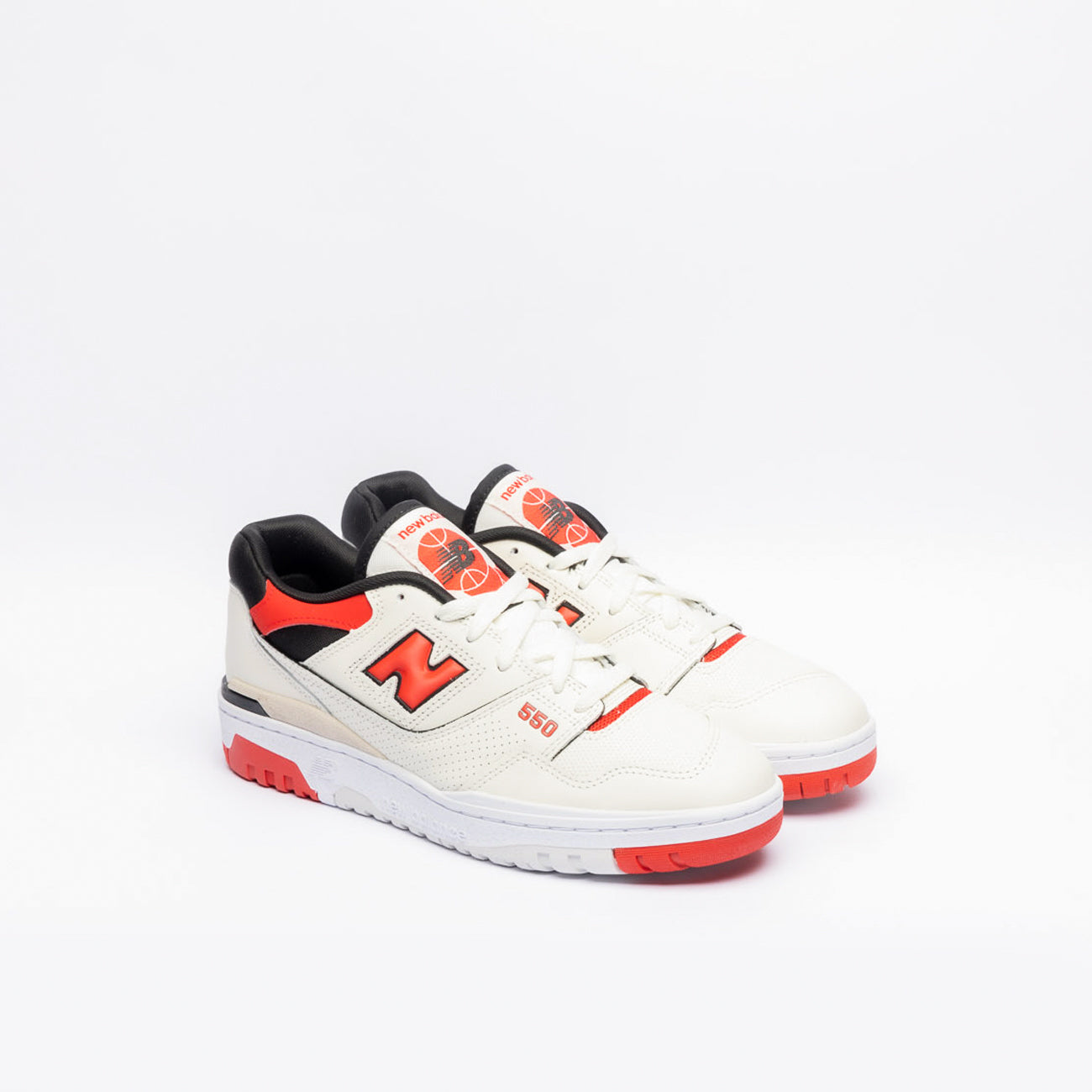 New Balance BB55VTB low basketball sneaker in cream leather and red detail