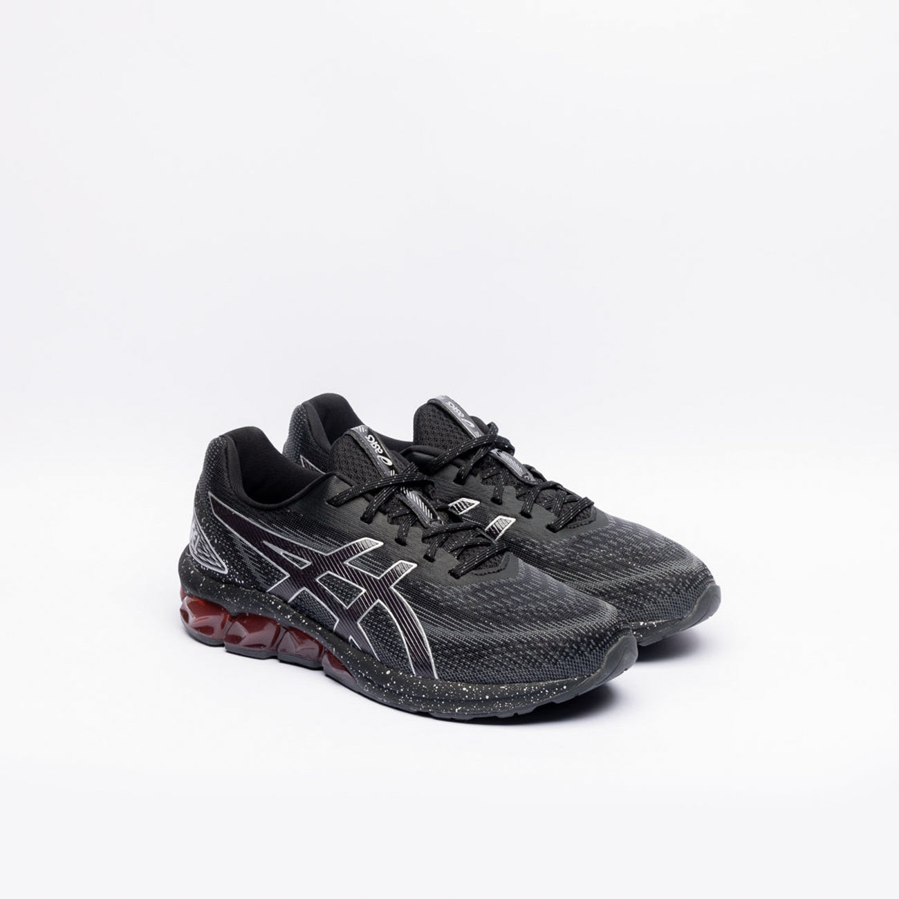 Asics Gel Quantum 180 VII running sneaker in black fabric and burgundy gel