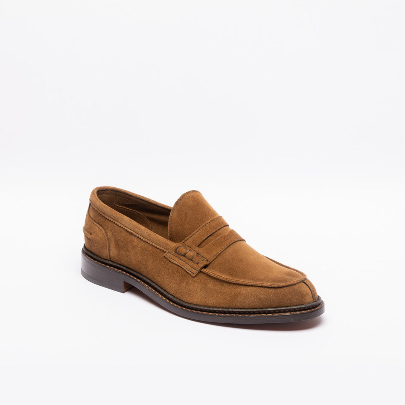 Mocassino penny loafer Tricker's Adam in camoscio marrone (Cubana suede)