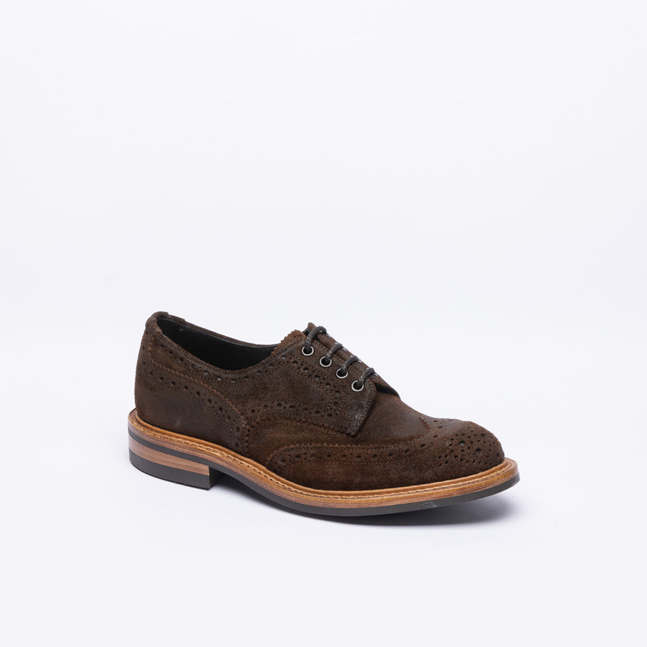 Stringata derby Tricker's Bourton in camoscio marrone (Ridge reverse)