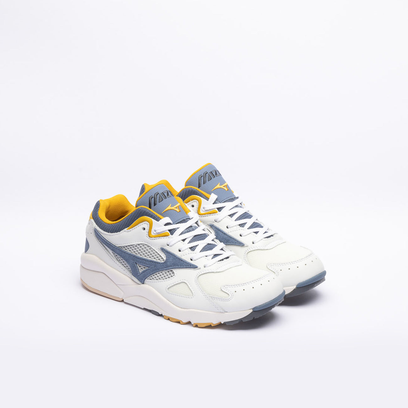 Mizuno Sky Medal running sneakers in white leather and fabric with blue details