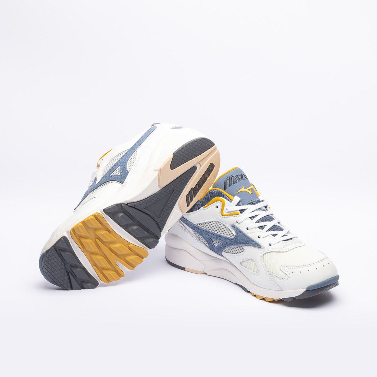 Mizuno Sky Medal running sneakers in white leather and fabric with blue details