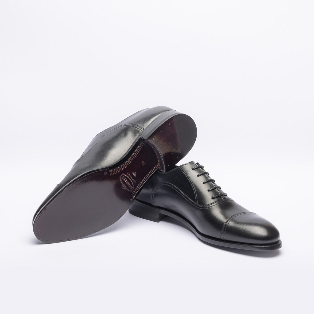 Stringata oxford Barrett 232U005 in pelle nera