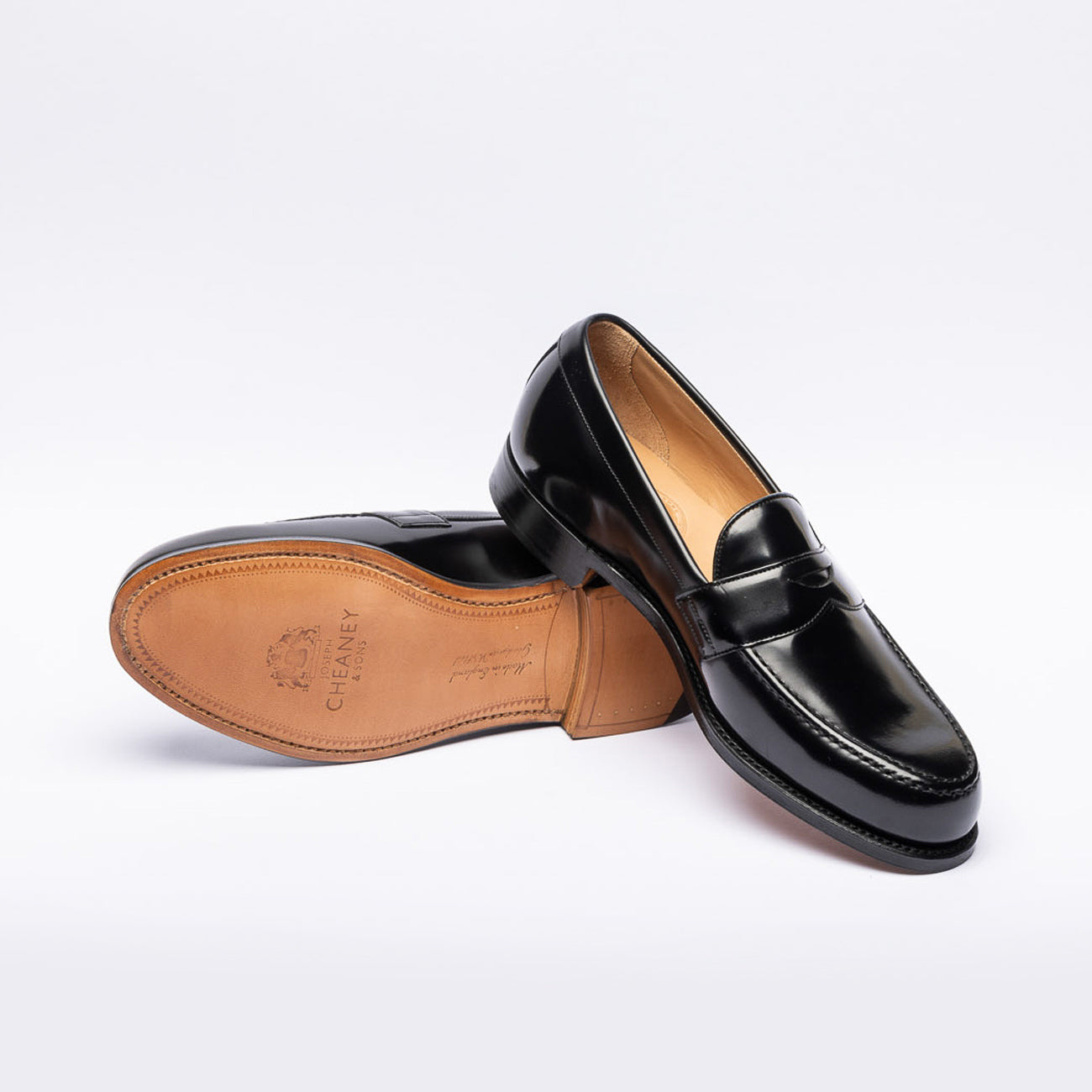 Mocassino penny Cheaney Joseph & Sons Hudson in pelle spazzolata nera