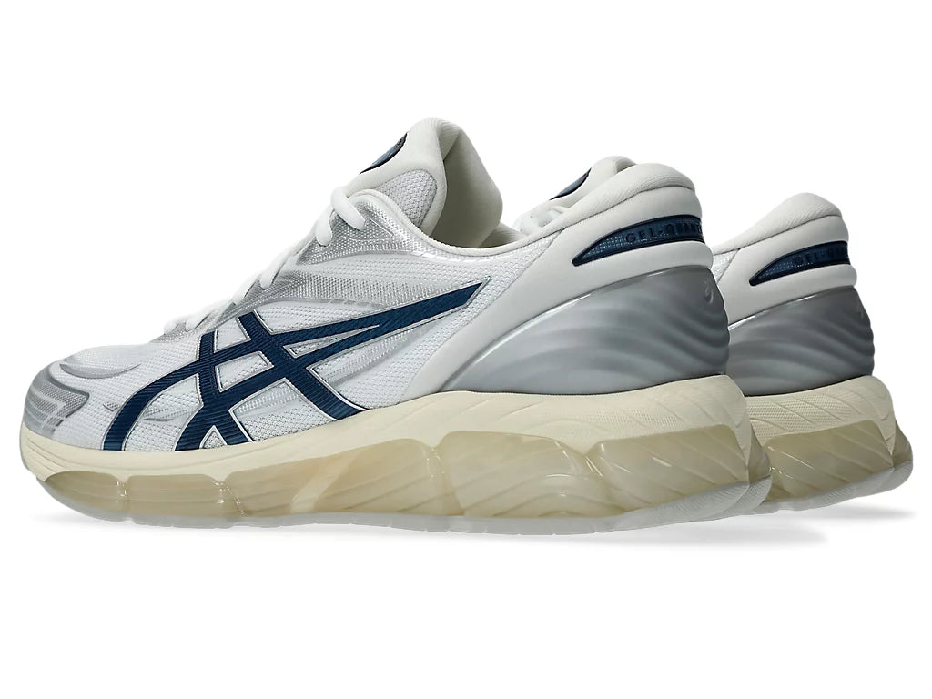 Sneaker running Asics Gel-Quantum 360 VIII in tessuto bianco e logo blu