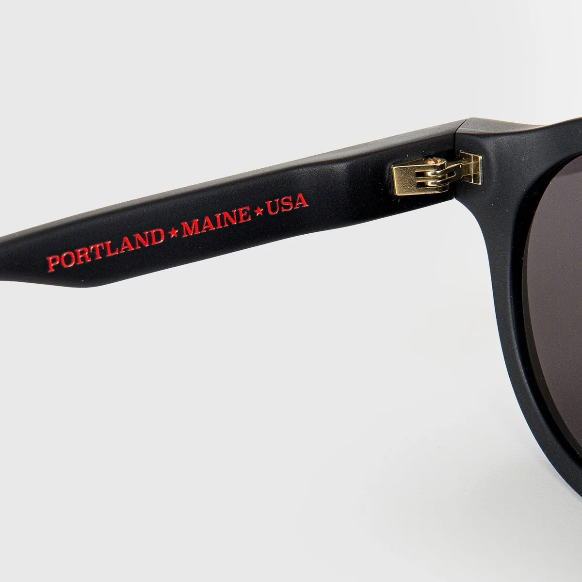 Occhiali da sole Sebago Portland in acetato opaco nero