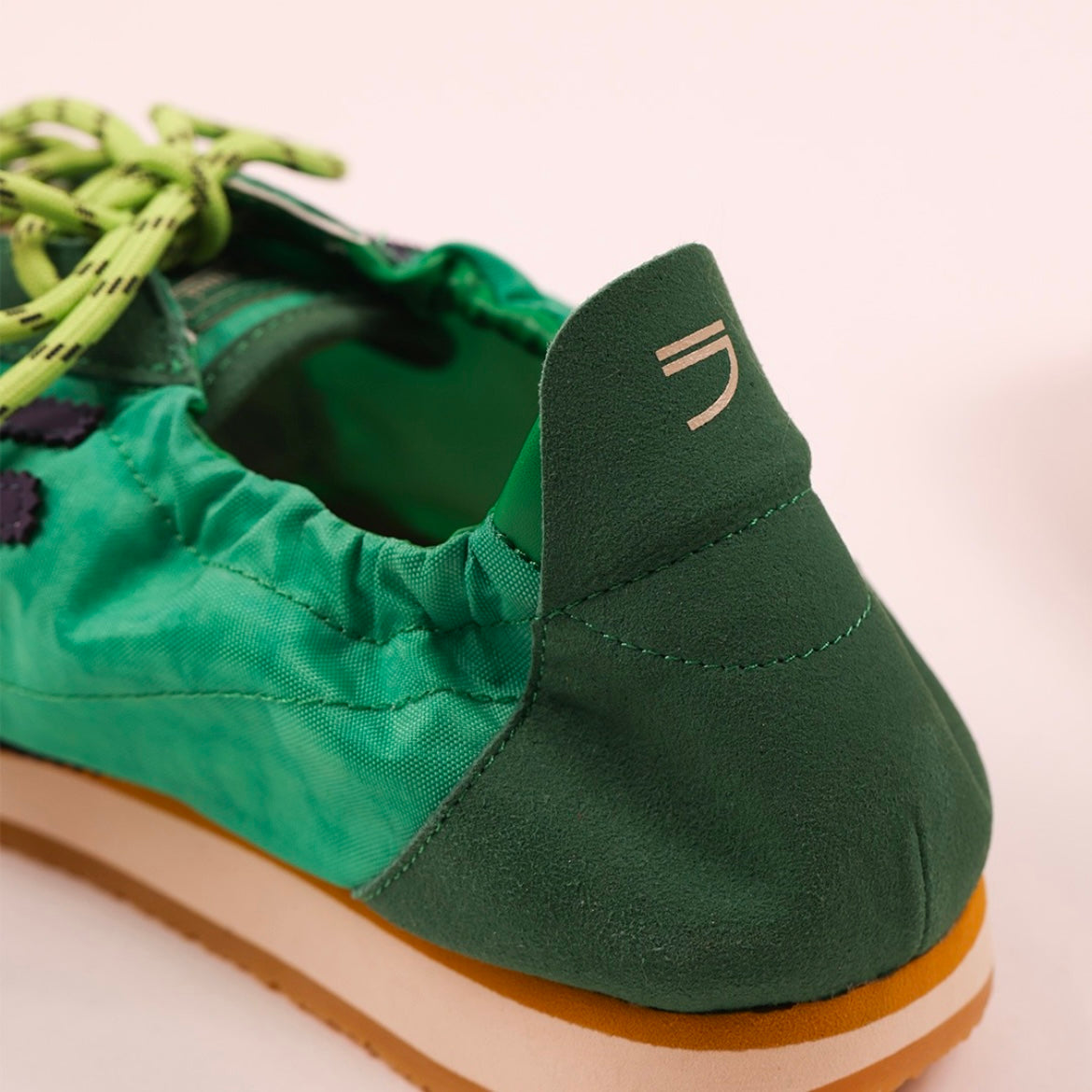 Sneaker eco-friendly Puraai Basil in tessuto verde