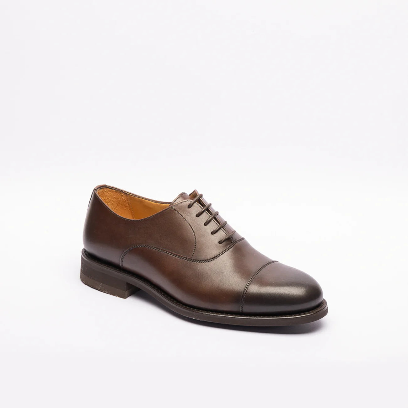 Stringata oxford Berwick 4490 in pelle marrone (Suola Vibram)