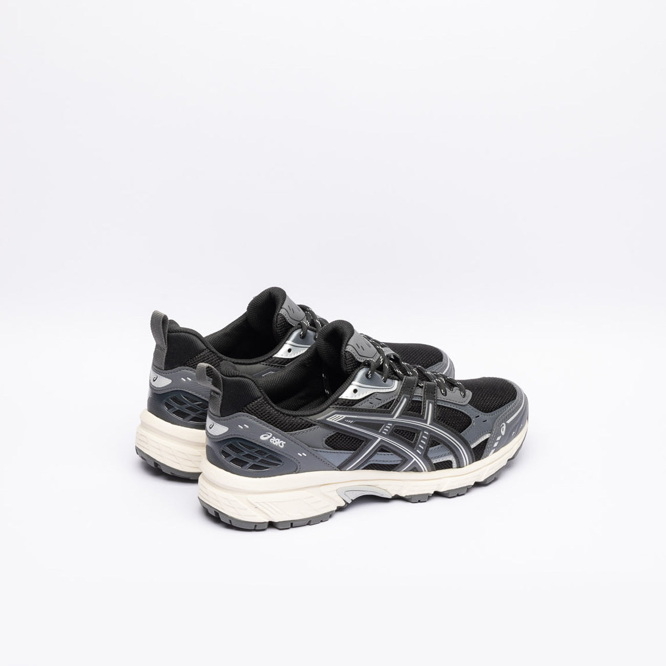 Asics Gel-Nunobiki trail running sneaker in gray leather and black fabric