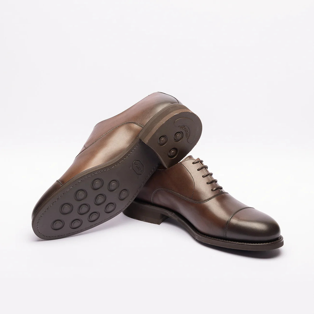 Stringata oxford Berwick 4490 in pelle marrone (Suola Vibram)