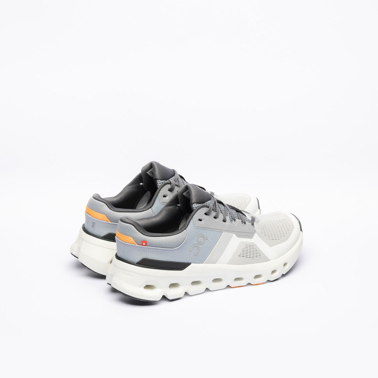 Sneaker running ON Cloudrunner 2 in tessuto bianco e grigio