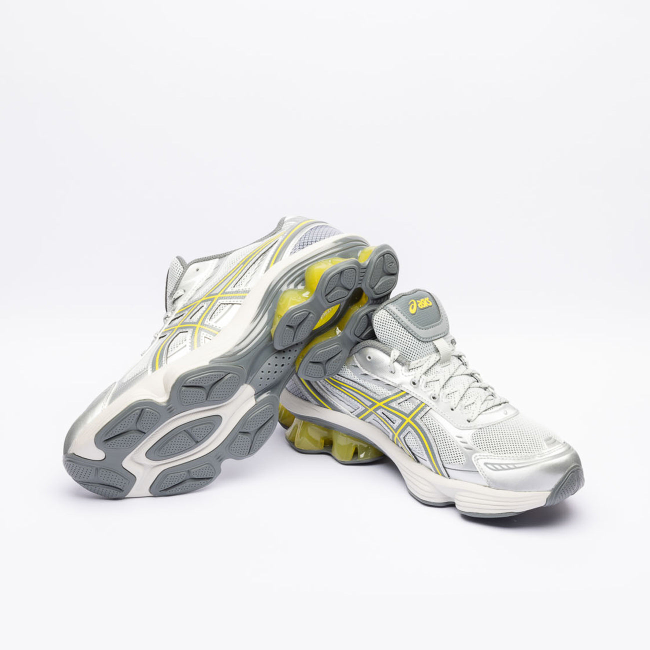 Sneaker running Asics Gel-Kinetic Fluent in pelle e tessuto grigio con gel giallo fluorescente