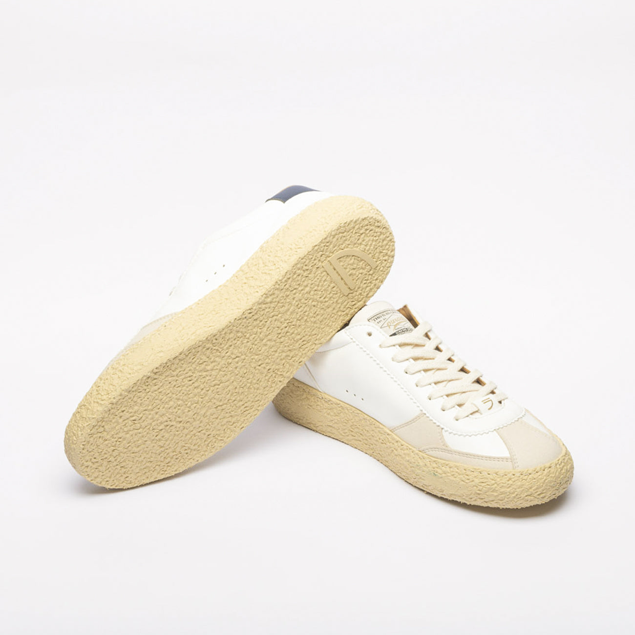 Puraai Pitch eco-friendly white leather sneaker