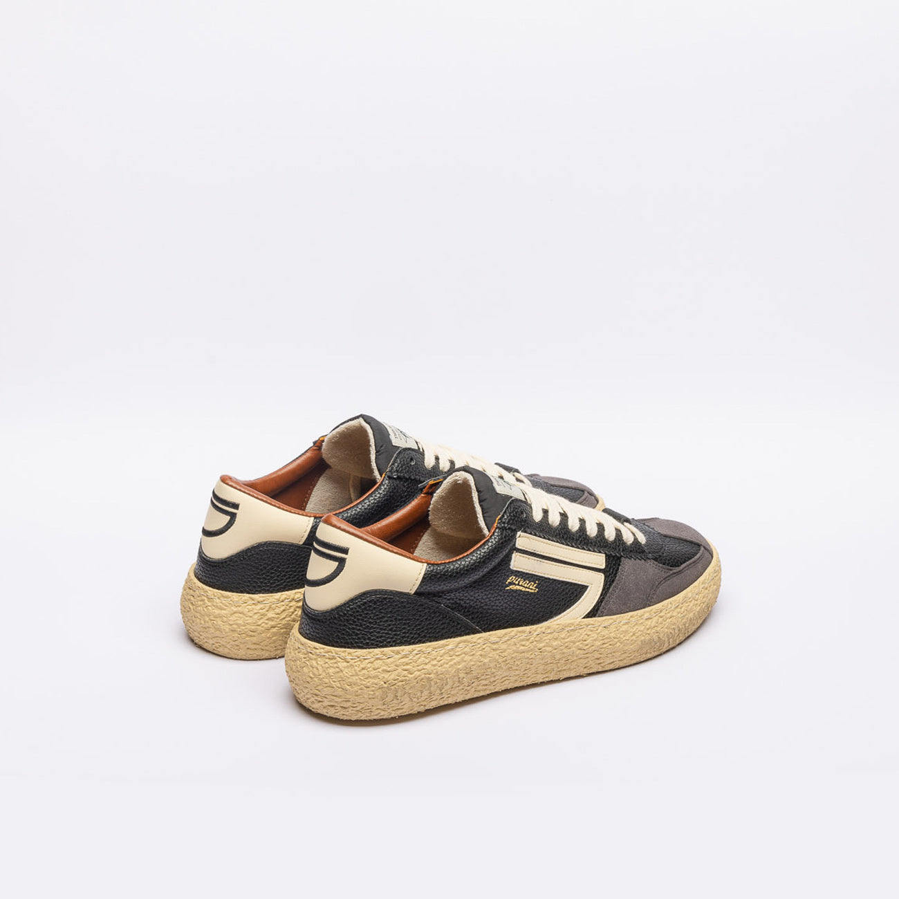 Sneaker eco-friendly Puraai Eclipse in pelle nera