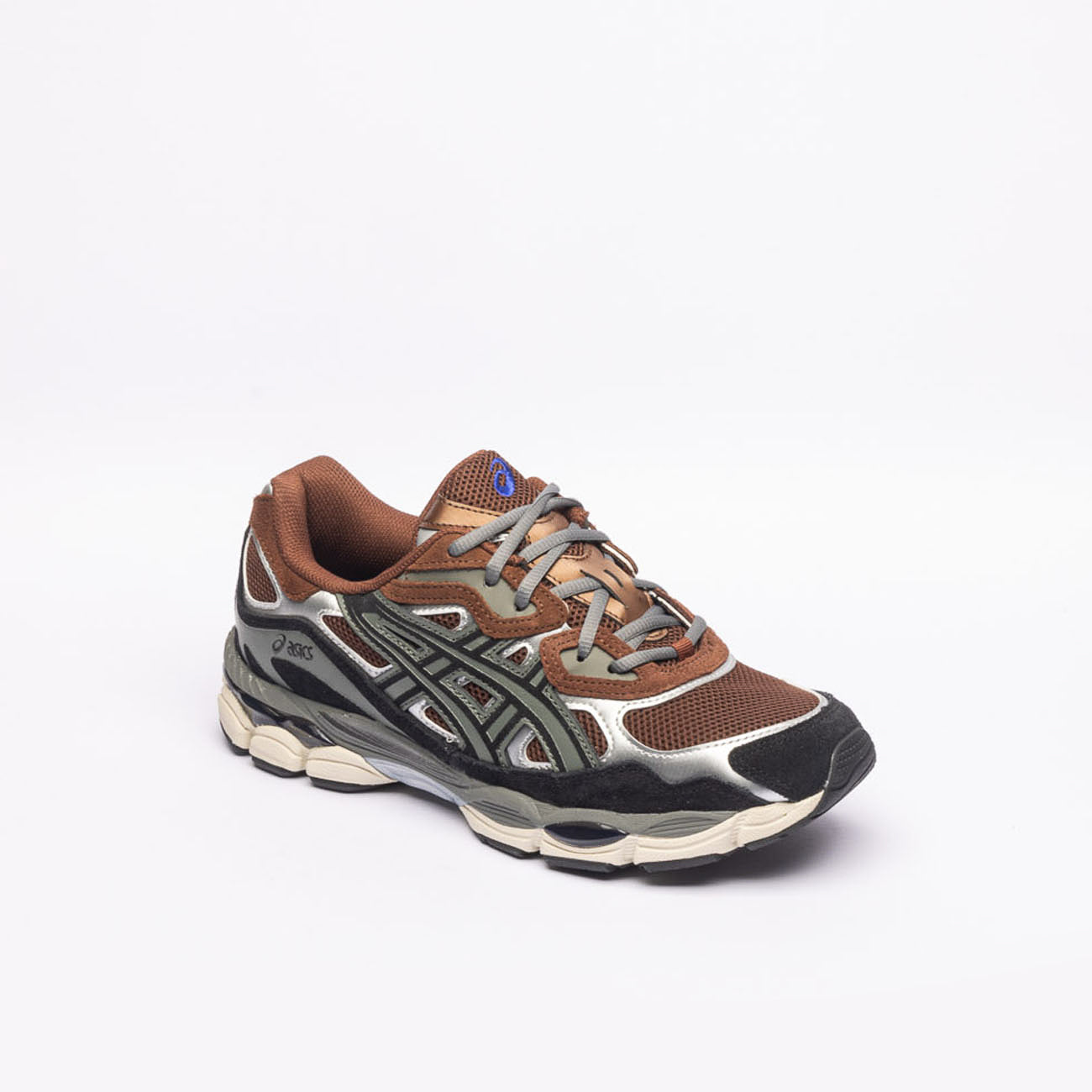 Sneaker running Asics Gel NYC in tessuto marrone e camoscio nero