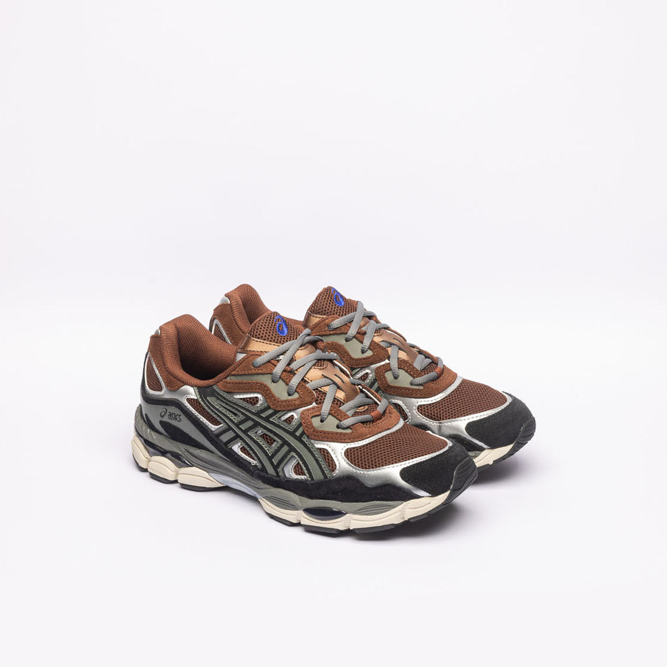 Sneaker running Asics Gel NYC in tessuto marrone e camoscio nero