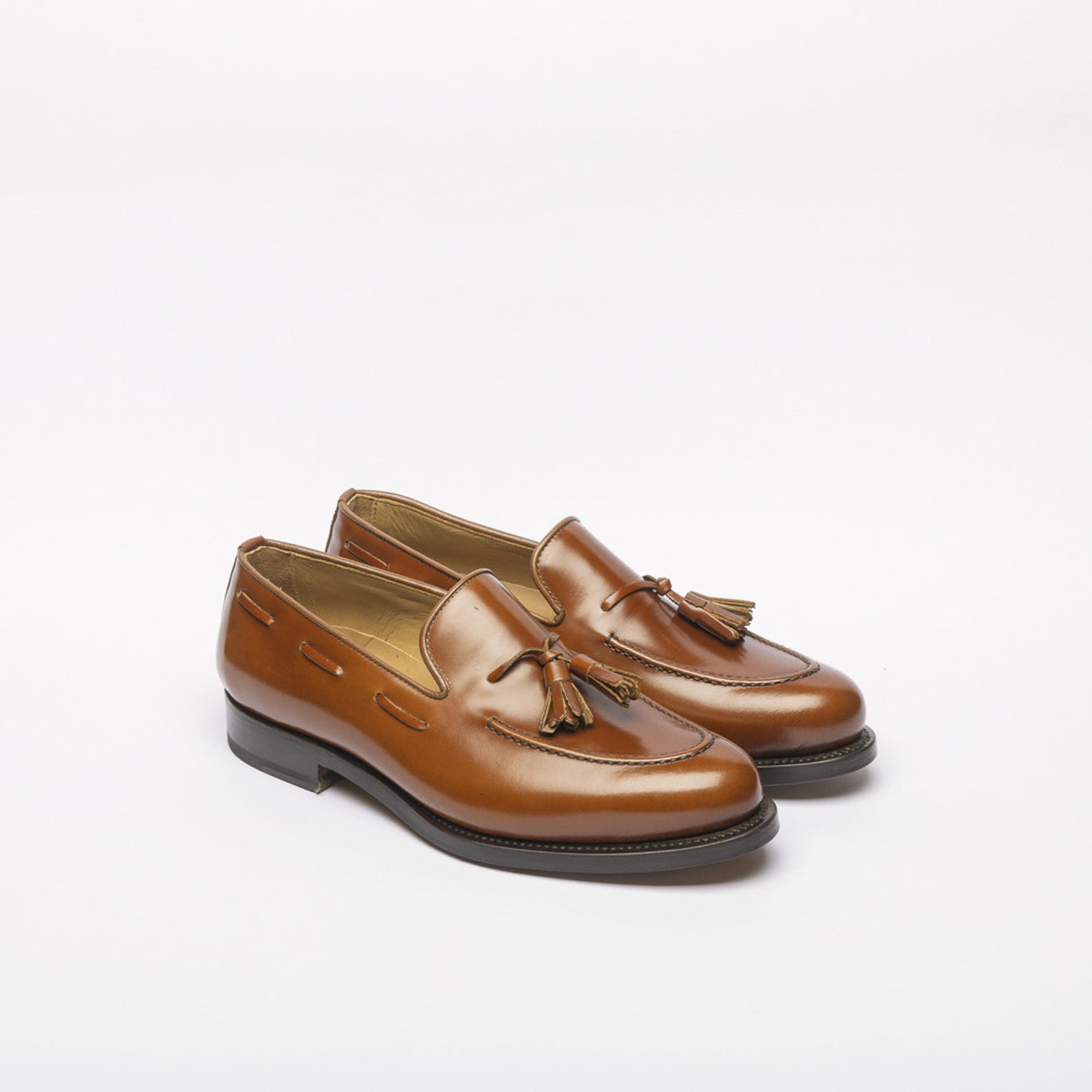 Mocassino con nappine Borghini GB03 in pelle spazzoalta cuoio