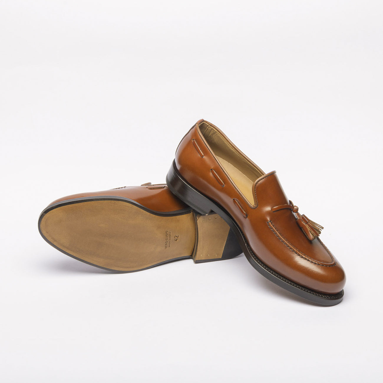 Mocassino con nappine Borghini GB03 in pelle spazzoalta cuoio