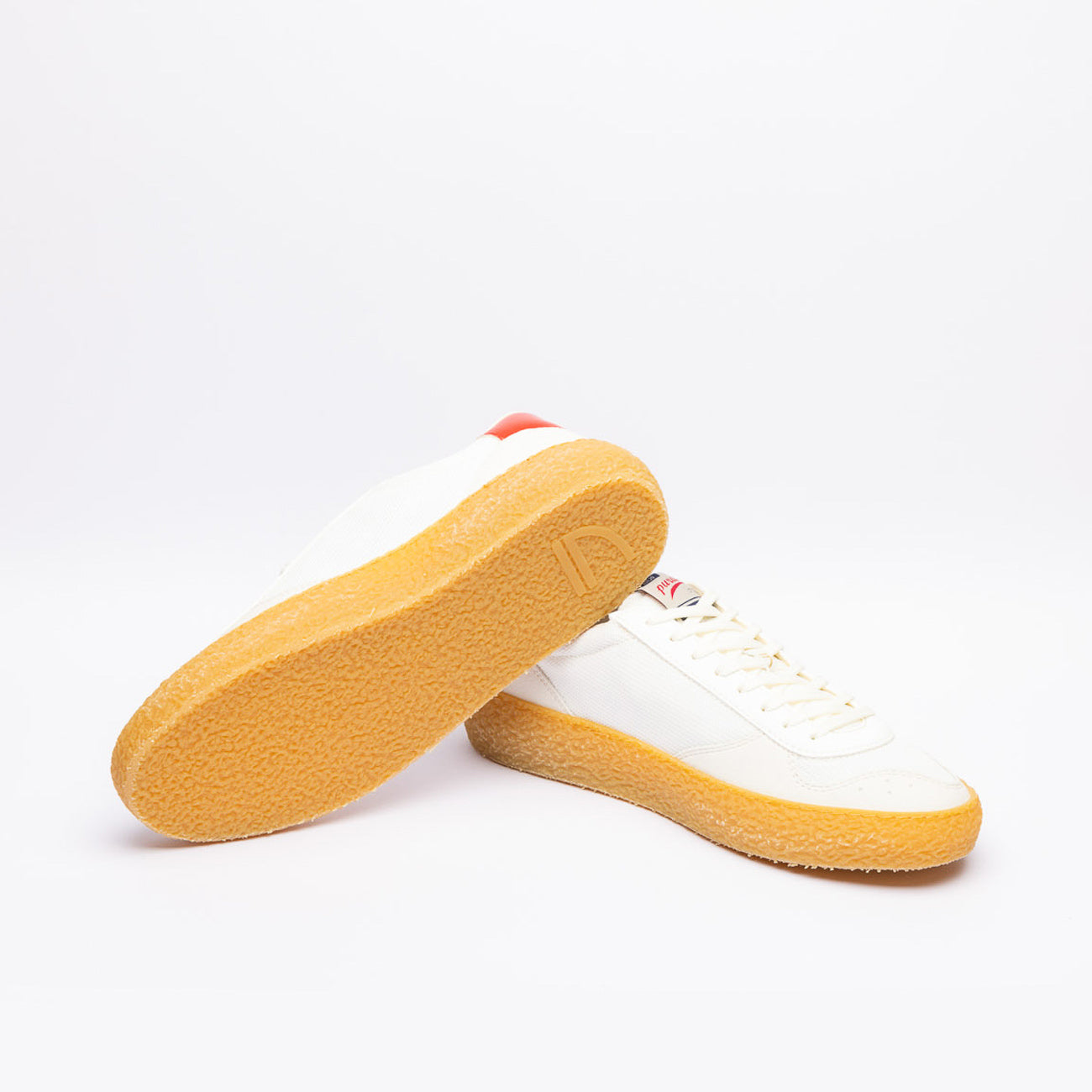 Puraai Apple eco-friendly sneaker in white fabric and red logo